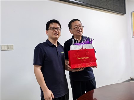 致敬韶華，感恩同行 